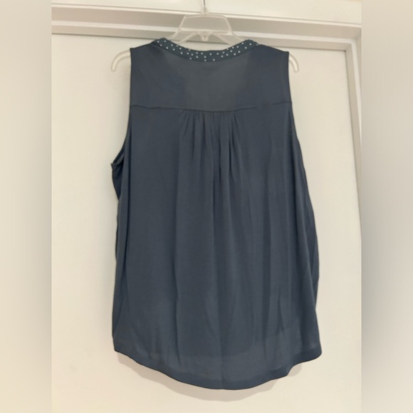 NWT Ann Taylor Loft Sleeveless Blouse - Picture 3 of 3